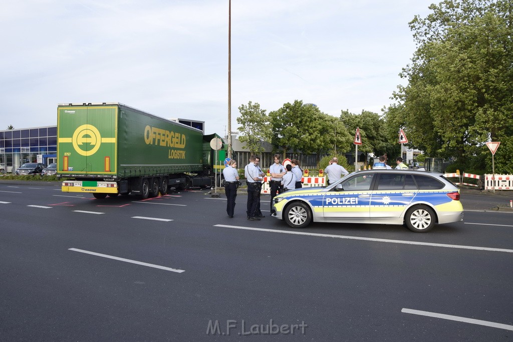 Schwerer Motorrad Unfall Feldkassel Robert Boschstr Edsel Fordstr P013.JPG - Miklos Laubert